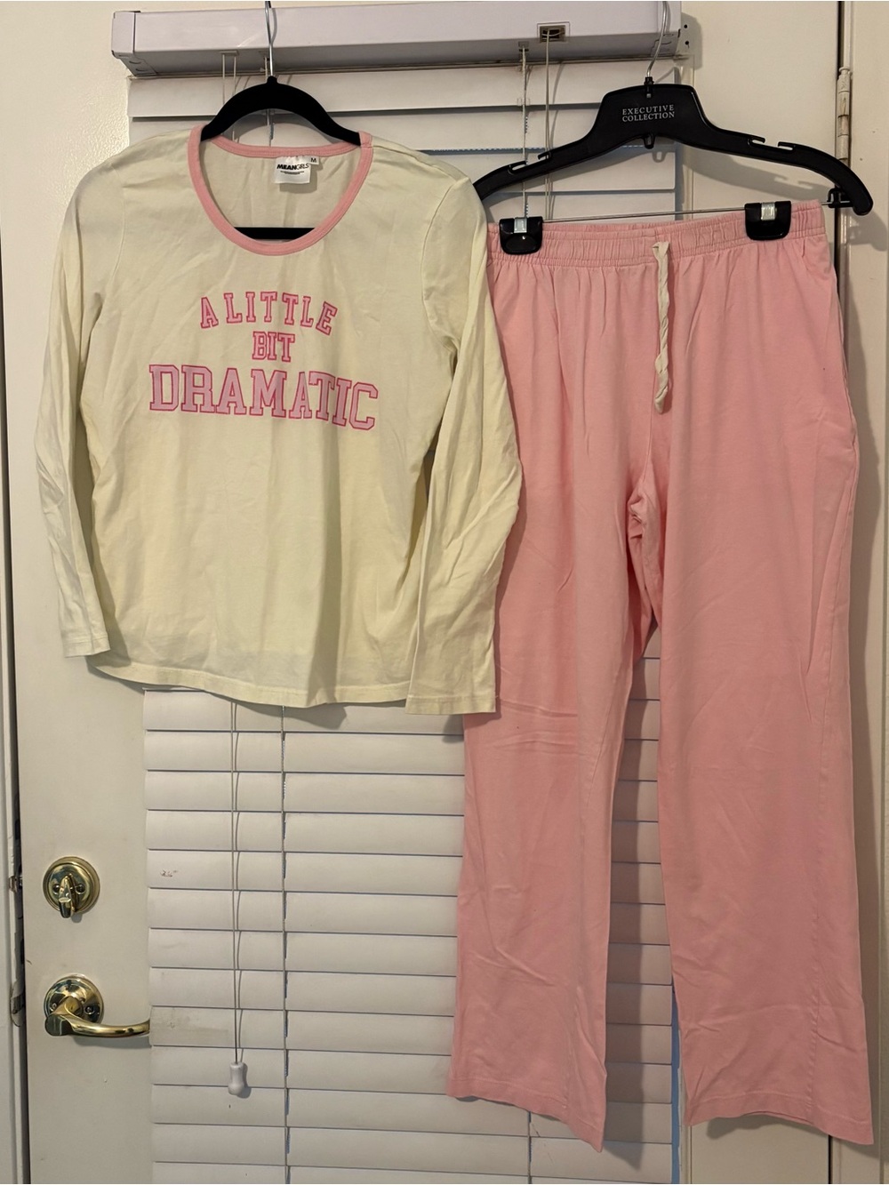 Mean Girls Women’s Pajama Set Size M Pink “A Little Bit Dramatic” Long Sleeve